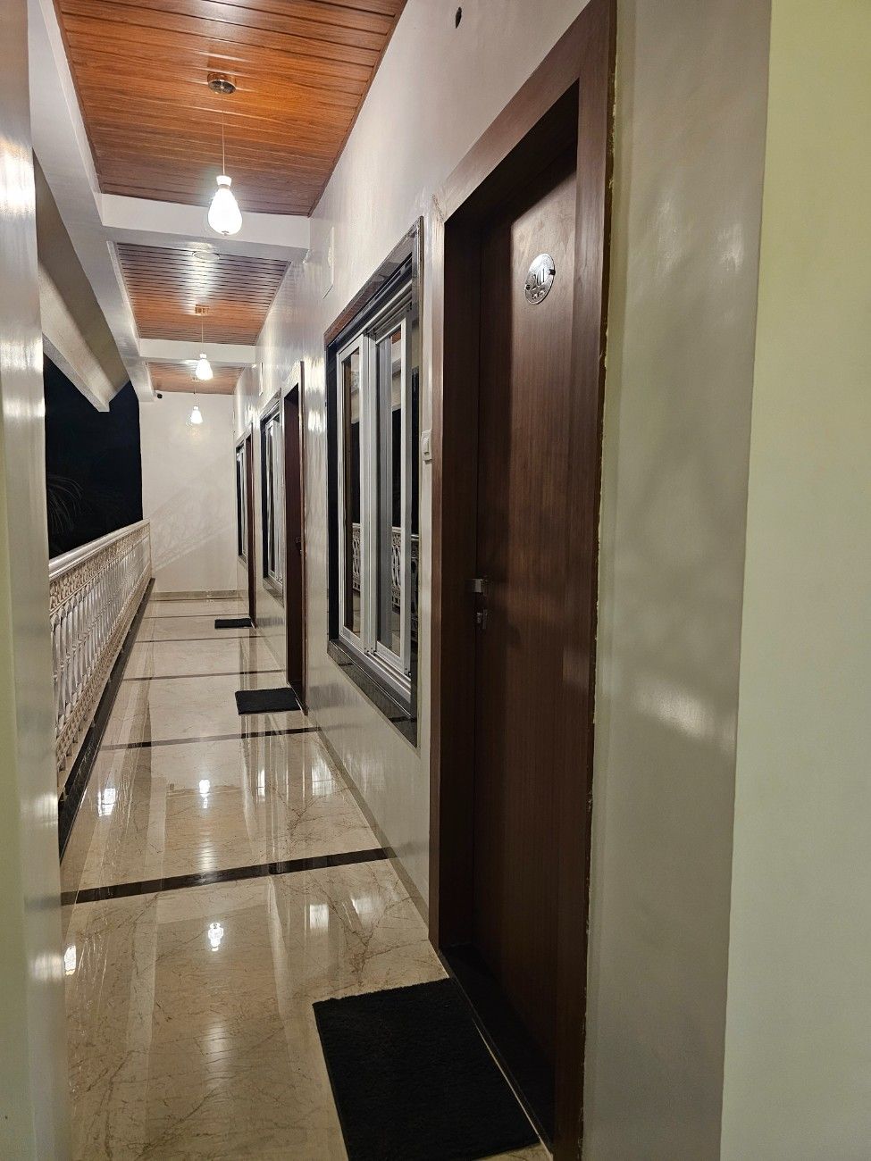aaryainn image